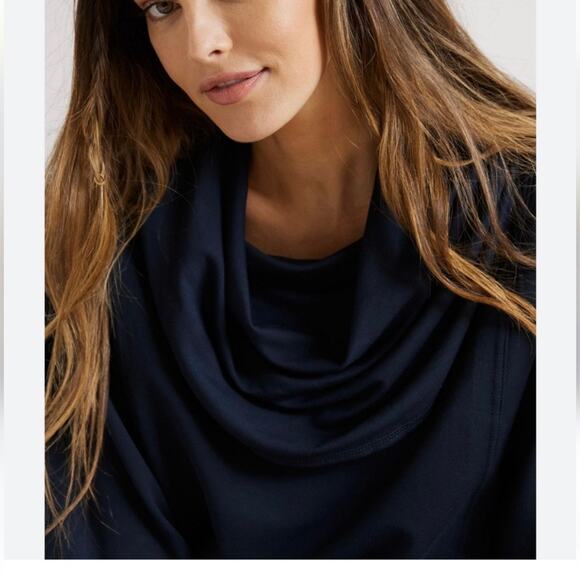 NEW Anthropologie Daily Practice Slouchy Cowl Navy Blue Cropped Boho Top Size XS - Picture 2 of 7